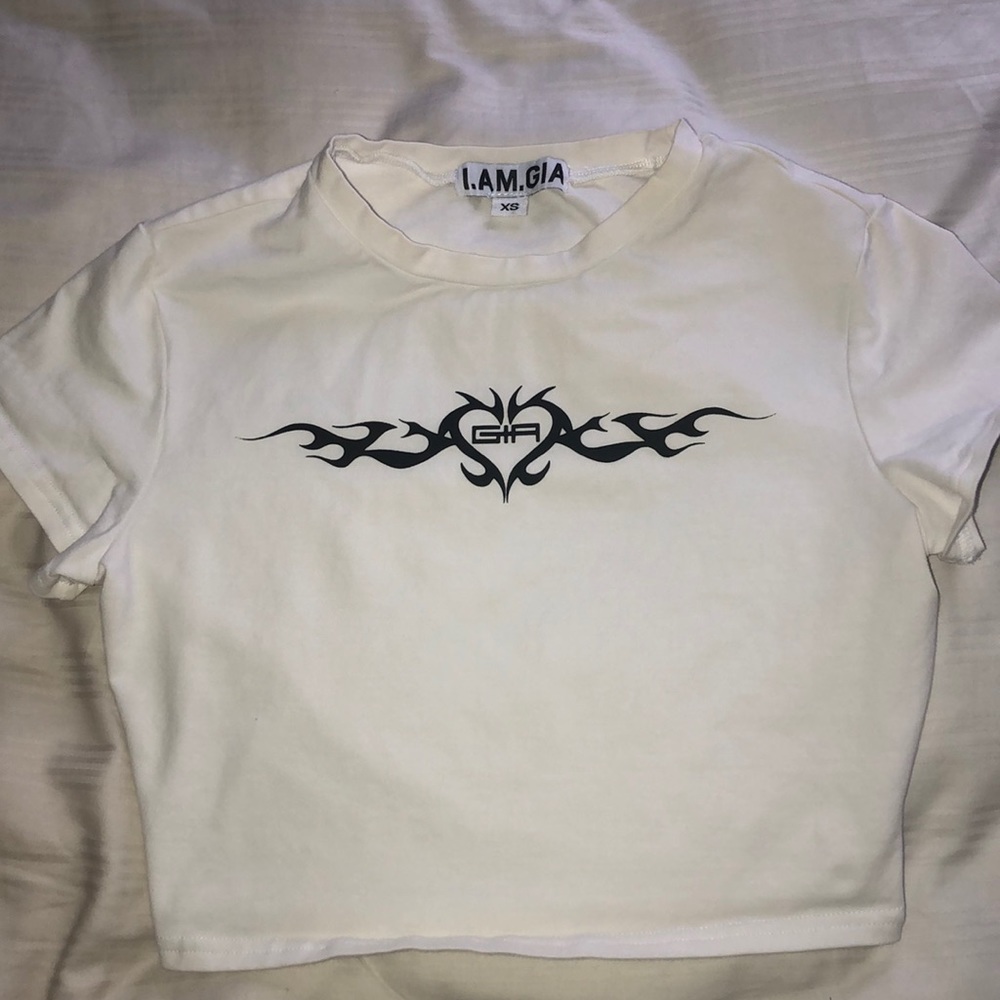 IAMGIA White crop
